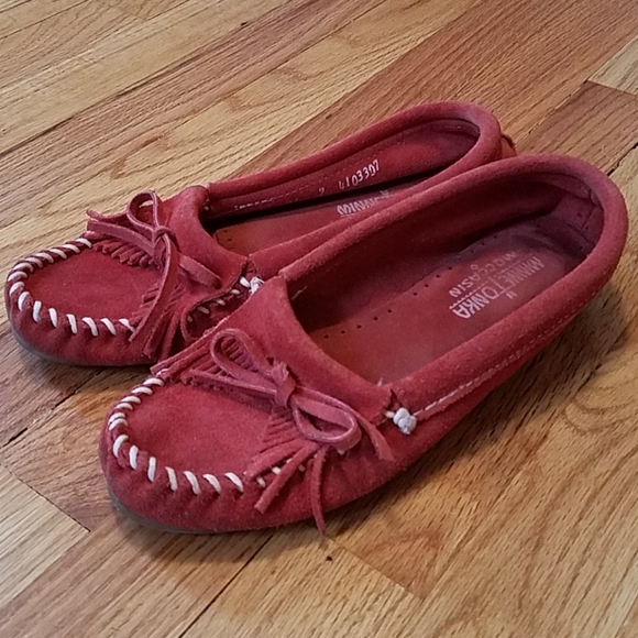 red minnetonka moccasins